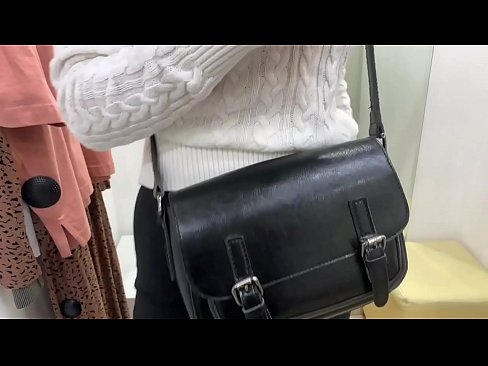 ❤️ Melancap awam perempuan jalang FeralBerry dengan dildo di dalam bilik pemasangan ❤ Lucah fb pada kami ❌️